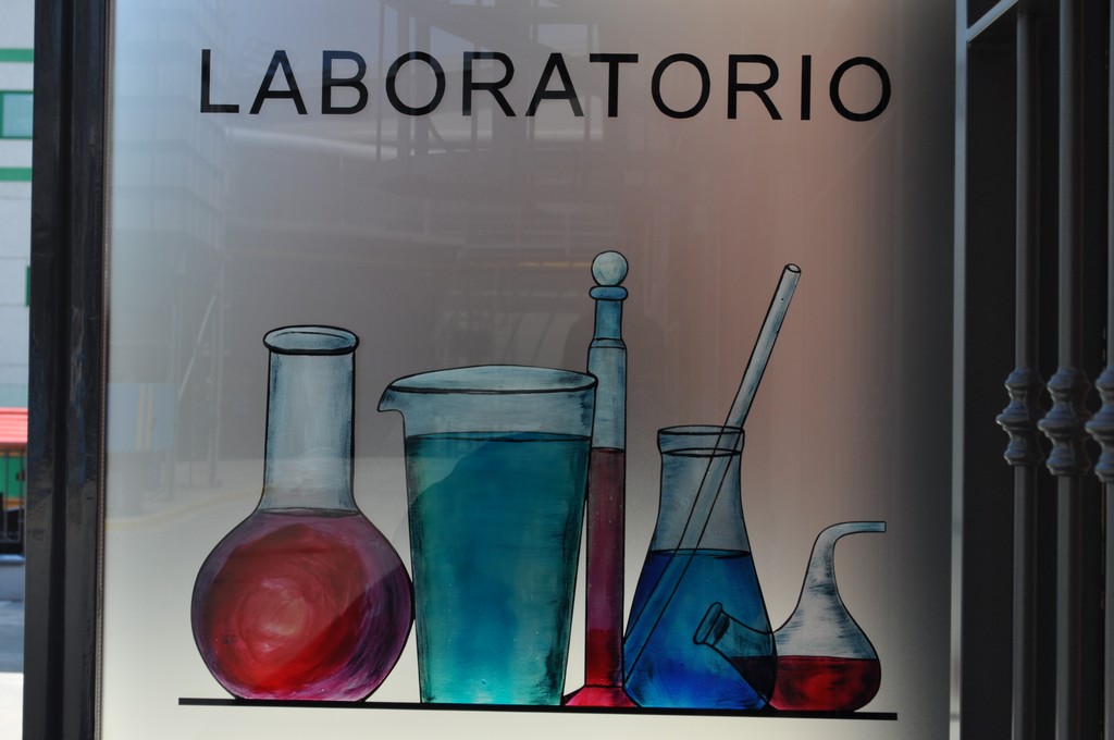 immagine vetrata laboratorio