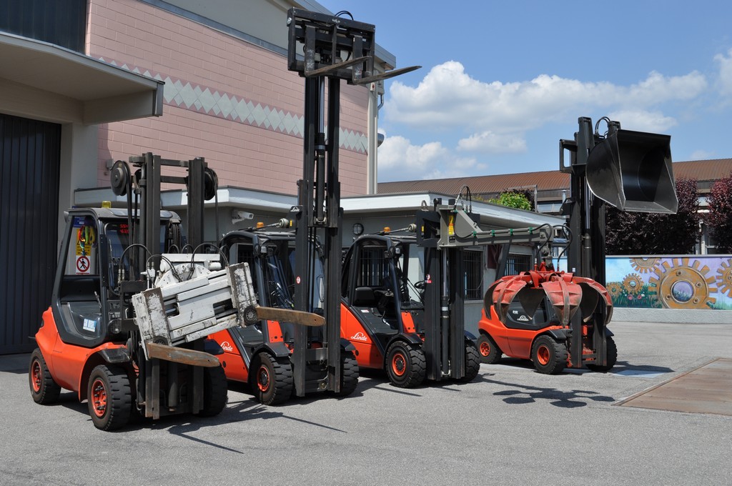 Image forklifts linde