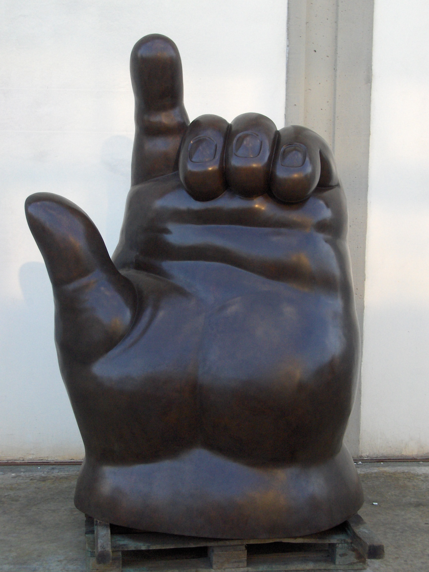 Fernando Botero - Left hand - Mano sinistra h. cm. 200